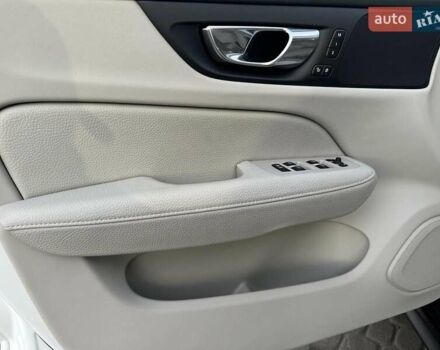 Белый Вольво B60, объемом двигателя 2 л и пробегом 30 тыс. км за 32300 $, фото 22 на Automoto.ua