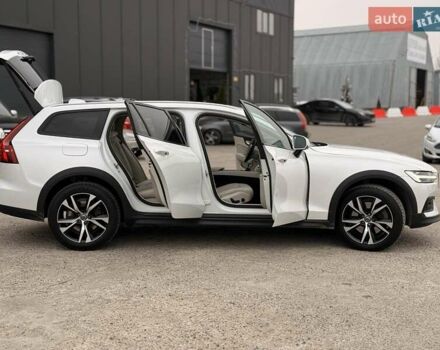 Белый Вольво B60, объемом двигателя 2 л и пробегом 30 тыс. км за 32250 $, фото 37 на Automoto.ua