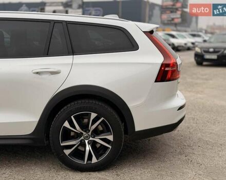 Белый Вольво B60, объемом двигателя 2 л и пробегом 30 тыс. км за 32250 $, фото 6 на Automoto.ua