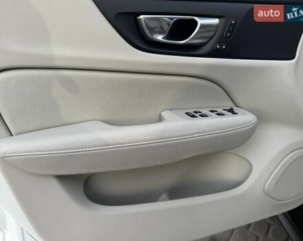 Белый Вольво B60, объемом двигателя 2 л и пробегом 30 тыс. км за 32300 $, фото 23 на Automoto.ua