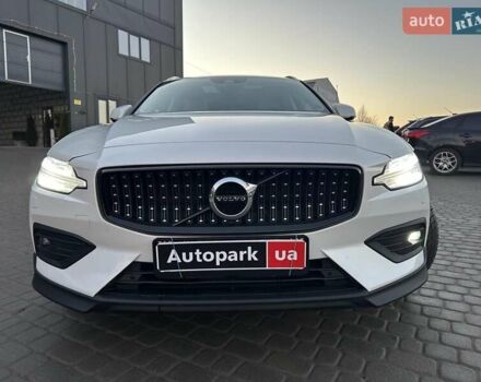 Белый Вольво B60, объемом двигателя 2 л и пробегом 30 тыс. км за 32300 $, фото 1 на Automoto.ua