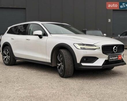Белый Вольво B60, объемом двигателя 2 л и пробегом 30 тыс. км за 32250 $, фото 2 на Automoto.ua