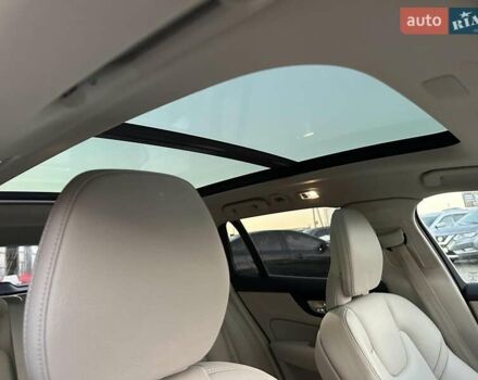 Белый Вольво B60, объемом двигателя 2 л и пробегом 30 тыс. км за 32300 $, фото 28 на Automoto.ua