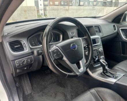Білий Вольво B60, об'ємом двигуна 0 л та пробігом 99 тис. км за 10300 $, фото 7 на Automoto.ua
