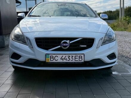 Білий Вольво B60, об'ємом двигуна 2 л та пробігом 270 тис. км за 10700 $, фото 1 на Automoto.ua