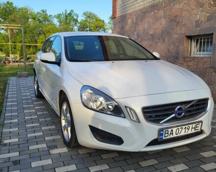 Білий Вольво B60, об'ємом двигуна 2 л та пробігом 330 тис. км за 9458 $, фото 1 на Automoto.ua