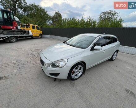 Білий Вольво B60, об'ємом двигуна 1.98 л та пробігом 390 тис. км за 9150 $, фото 1 на Automoto.ua