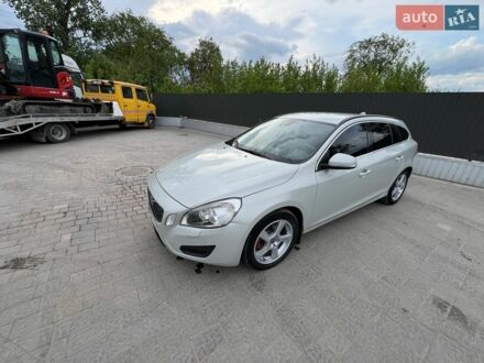 Білий Вольво B60, об'ємом двигуна 1.98 л та пробігом 390 тис. км за 8999 $, фото 1 на Automoto.ua