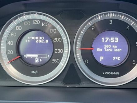 Білий Вольво B60, об'ємом двигуна 1.56 л та пробігом 198 тис. км за 9900 $, фото 1 на Automoto.ua