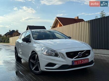 Белый Вольво B60, объемом двигателя 2.4 л и пробегом 236 тыс. км за 11600 $, фото 1 на Automoto.ua