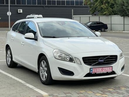 Білий Вольво B60, об'ємом двигуна 2 л та пробігом 279 тис. км за 11000 $, фото 1 на Automoto.ua