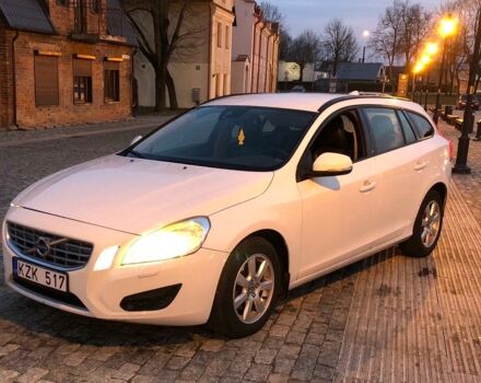 Білий Вольво B60, об'ємом двигуна 1.6 л та пробігом 161 тис. км за 7756 $, фото 1 на Automoto.ua