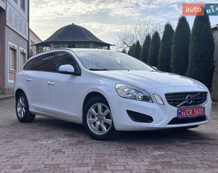 Белый Вольво B60, объемом двигателя 1.6 л и пробегом 242 тыс. км за 10850 $, фото 1 на Automoto.ua