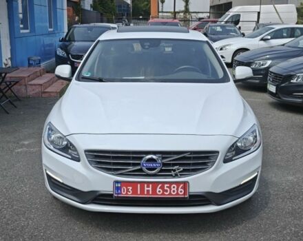 Білий Вольво B60, об'ємом двигуна 2 л та пробігом 275 тис. км за 13652 $, фото 1 на Automoto.ua