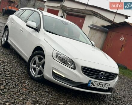 Белый Вольво B60, объемом двигателя 1.98 л и пробегом 257 тыс. км за 9450 $, фото 1 на Automoto.ua