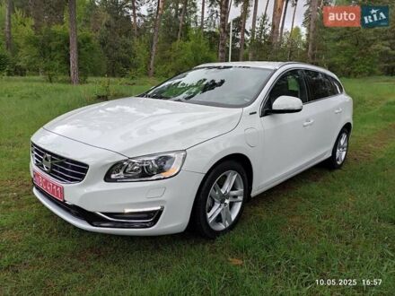 Вольво B60 2014 у Рівному на Automoto.ua Білий Вольво B60, об'ємом двигуна 2.4 л та пробігом 173 тис. км за 17100 $, фото 1 на Automoto.ua