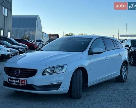 Вольво B60 2014 в Львове на Automoto.ua Белый Вольво B60, объемом двигателя 2 л и пробегом 300 тыс. км за 13940 $, фото 1 на Automoto.ua