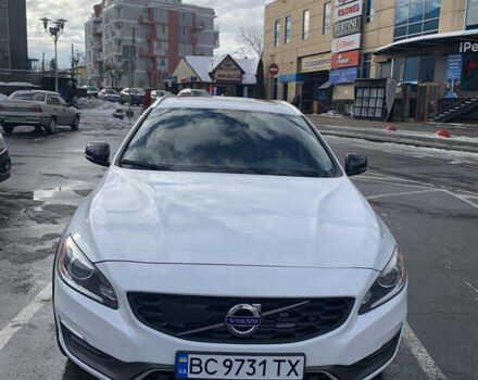 Білий Вольво B60, об'ємом двигуна 2.5 л та пробігом 150 тис. км за 17500 $, фото 1 на Automoto.ua