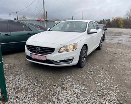 Белый Вольво B60, объемом двигателя 2.5 л и пробегом 253 тыс. км за 10500 $, фото 1 на Automoto.ua