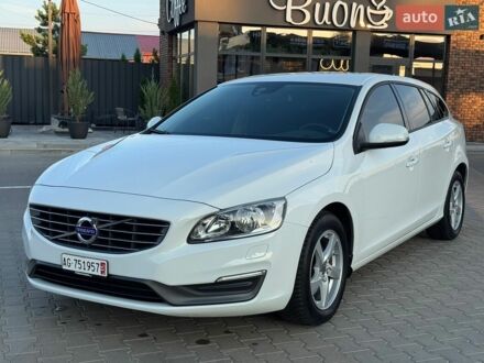 Білий Вольво B60, об'ємом двигуна 2 л та пробігом 260 тис. км за 12400 $, фото 1 на Automoto.ua