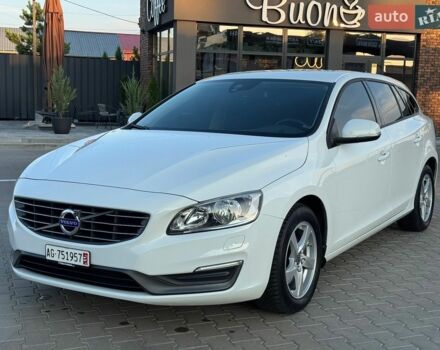 Белый Вольво B60, объемом двигателя 2 л и пробегом 260 тыс. км за 12400 $, фото 1 на Automoto.ua