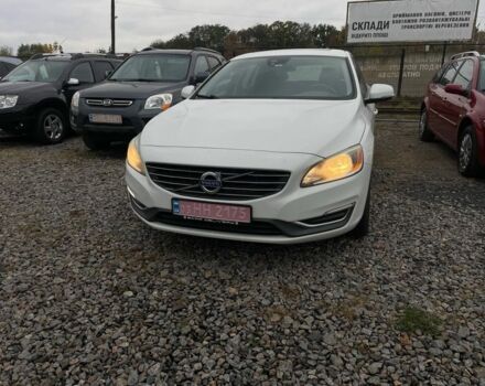 Белый Вольво B60, объемом двигателя 2.5 л и пробегом 253 тыс. км за 11200 $, фото 1 на Automoto.ua