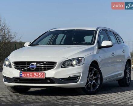 Белый Вольво B60, объемом двигателя 2 л и пробегом 251 тыс. км за 14299 $, фото 1 на Automoto.ua