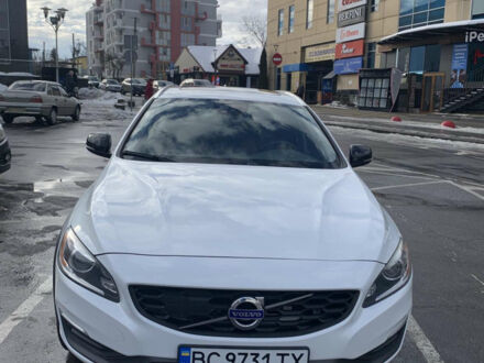 Білий Вольво B60, об'ємом двигуна 2.5 л та пробігом 165 тис. км за 15990 $, фото 1 на Automoto.ua