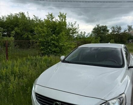 Белый Вольво B60, объемом двигателя 2.4 л и пробегом 245 тыс. км за 11999 $, фото 1 на Automoto.ua