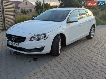 Белый Вольво B60, объемом двигателя 2 л и пробегом 228 тыс. км за 14200 $, фото 1 на Automoto.ua