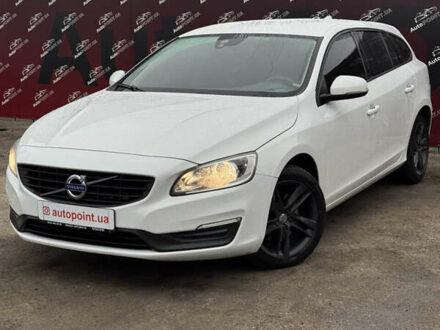 Белый Вольво B60, объемом двигателя 1.97 л и пробегом 243 тыс. км за 14500 $, фото 1 на Automoto.ua