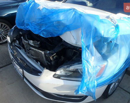 Белый Вольво B60, объемом двигателя 2 л и пробегом 122 тыс. км за 7500 $, фото 1 на Automoto.ua