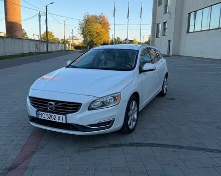 Белый Вольво B60, объемом двигателя 2 л и пробегом 196 тыс. км за 14500 $, фото 1 на Automoto.ua