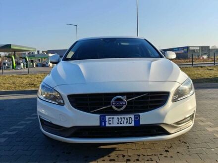 Белый Вольво B60, объемом двигателя 2 л и пробегом 280 тыс. км за 11148 $, фото 1 на Automoto.ua