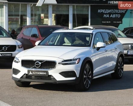 Белый Вольво B60, объемом двигателя 1.97 л и пробегом 70 тыс. км за 29900 $, фото 1 на Automoto.ua