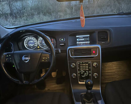 Бежевий Вольво B60, об'ємом двигуна 1.56 л та пробігом 255 тис. км за 8550 $, фото 15 на Automoto.ua