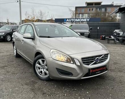 Бежевый Вольво B60, объемом двигателя 1.6 л и пробегом 215 тыс. км за 10300 $, фото 2 на Automoto.ua