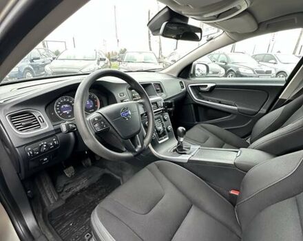 Бежевый Вольво B60, объемом двигателя 1.6 л и пробегом 215 тыс. км за 10300 $, фото 15 на Automoto.ua