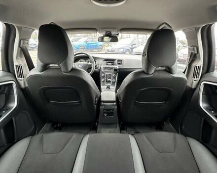 Бежевый Вольво B60, объемом двигателя 1.6 л и пробегом 215 тыс. км за 9700 $, фото 14 на Automoto.ua