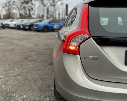 Бежевый Вольво B60, объемом двигателя 1.6 л и пробегом 215 тыс. км за 10300 $, фото 9 на Automoto.ua