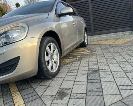 Бежевий Вольво B60, об'ємом двигуна 1.56 л та пробігом 255 тис. км за 8550 $, фото 4 на Automoto.ua