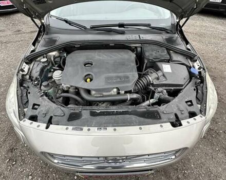 Бежевый Вольво B60, объемом двигателя 1.6 л и пробегом 215 тыс. км за 10300 $, фото 37 на Automoto.ua