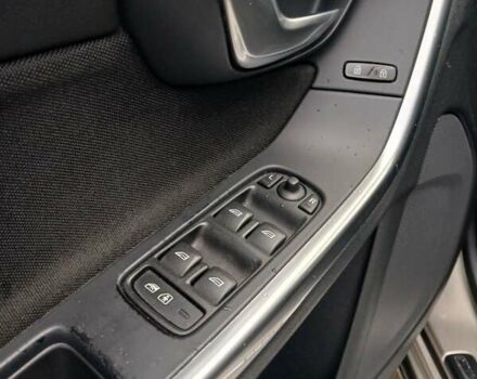 Бежевий Вольво B60, об'ємом двигуна 1.56 л та пробігом 255 тис. км за 8300 $, фото 12 на Automoto.ua