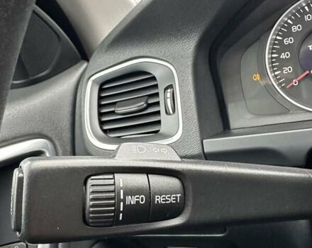 Бежевый Вольво B60, объемом двигателя 1.6 л и пробегом 215 тыс. км за 9700 $, фото 31 на Automoto.ua