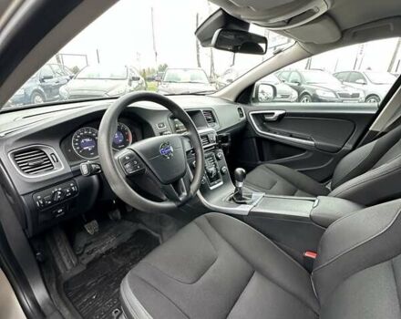 Бежевый Вольво B60, объемом двигателя 1.6 л и пробегом 215 тыс. км за 9700 $, фото 20 на Automoto.ua