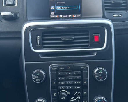 Бежевий Вольво B60, об'ємом двигуна 1.56 л та пробігом 255 тис. км за 8550 $, фото 19 на Automoto.ua