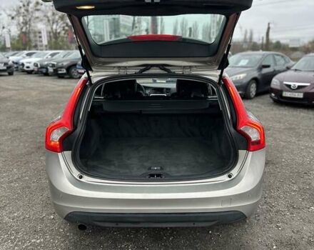 Бежевый Вольво B60, объемом двигателя 1.6 л и пробегом 215 тыс. км за 10300 $, фото 11 на Automoto.ua