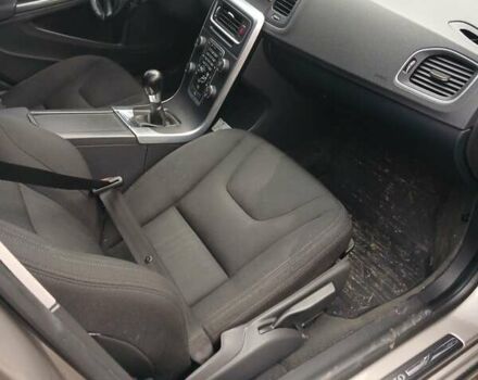 Бежевий Вольво B60, об'ємом двигуна 1.56 л та пробігом 255 тис. км за 8300 $, фото 8 на Automoto.ua