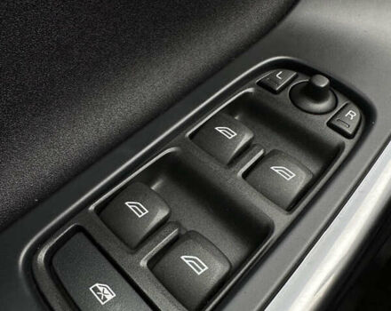 Бежевый Вольво B60, объемом двигателя 1.6 л и пробегом 215 тыс. км за 9700 $, фото 30 на Automoto.ua