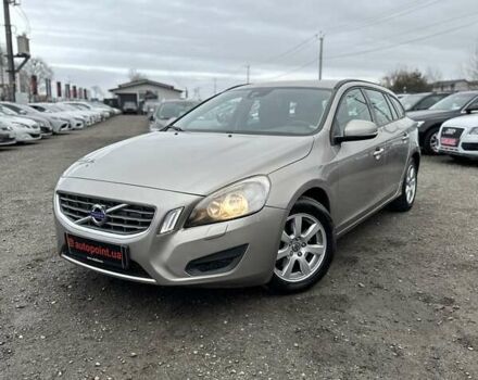Бежевый Вольво B60, объемом двигателя 1.6 л и пробегом 215 тыс. км за 10300 $, фото 3 на Automoto.ua